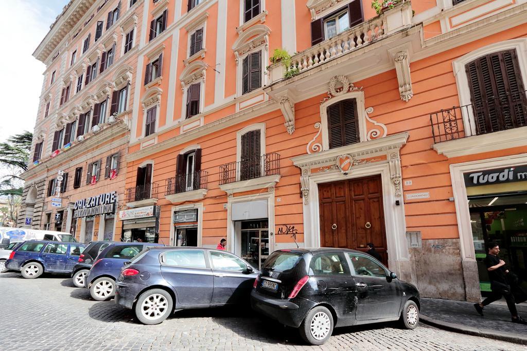 Lucky Domus Rooms Rome Buitenkant foto