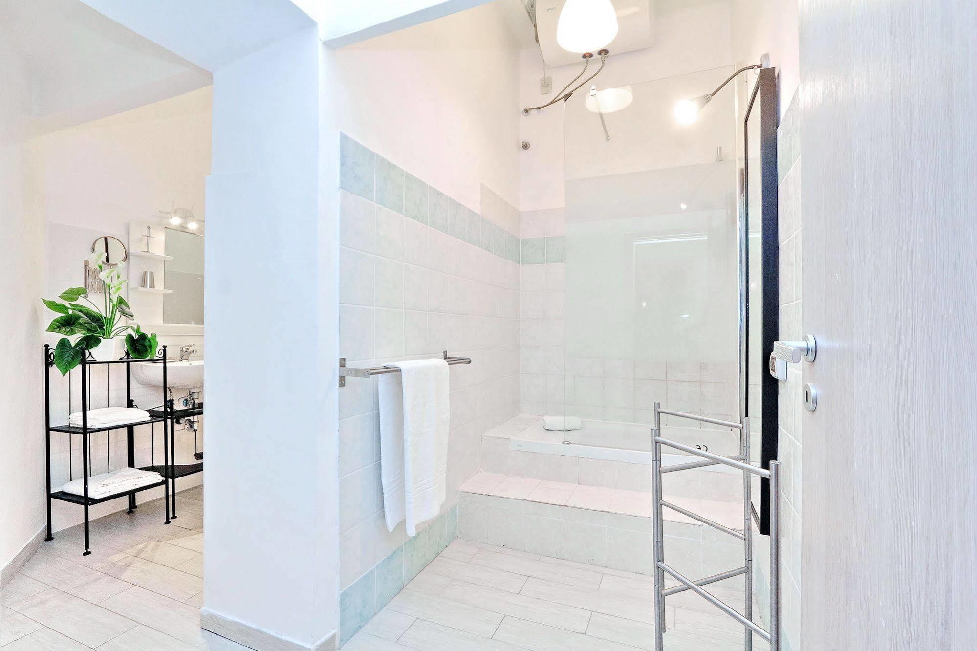 Lucky Domus Rooms Rome Buitenkant foto
